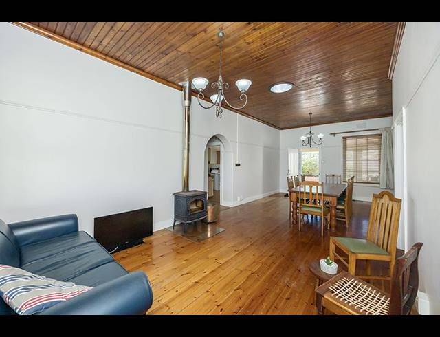 5 BEDROOM PROPERTY TO RENT IN BLOUBERGSTRAND